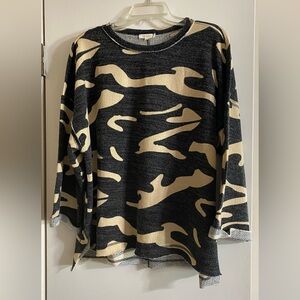 LA MIEL Black and Cream camouflage Knit Top